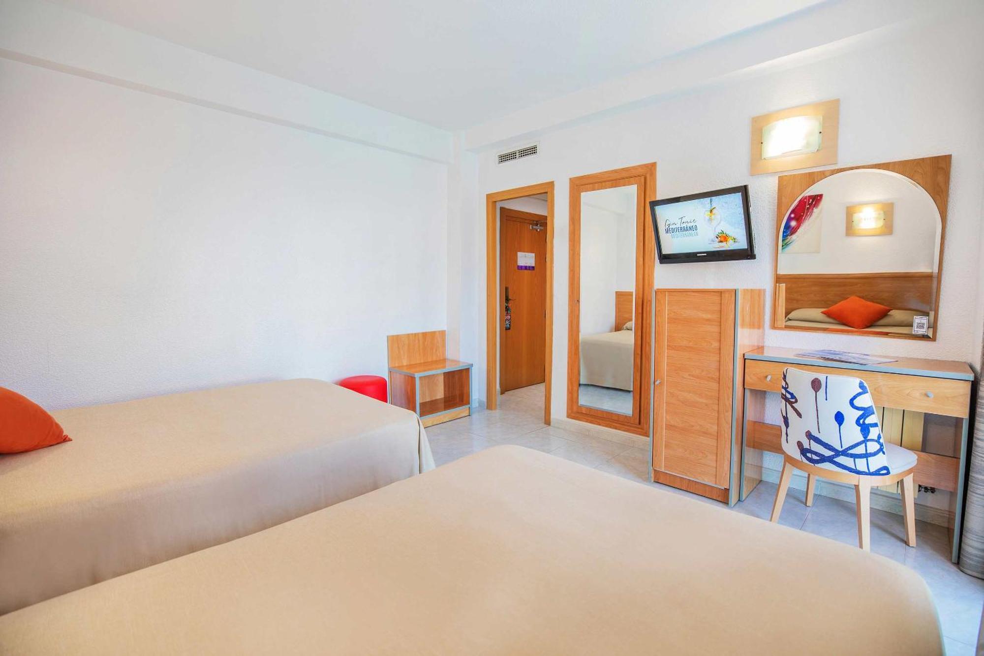 Hotel Servigroup Nereo Бенідорм Номер фото