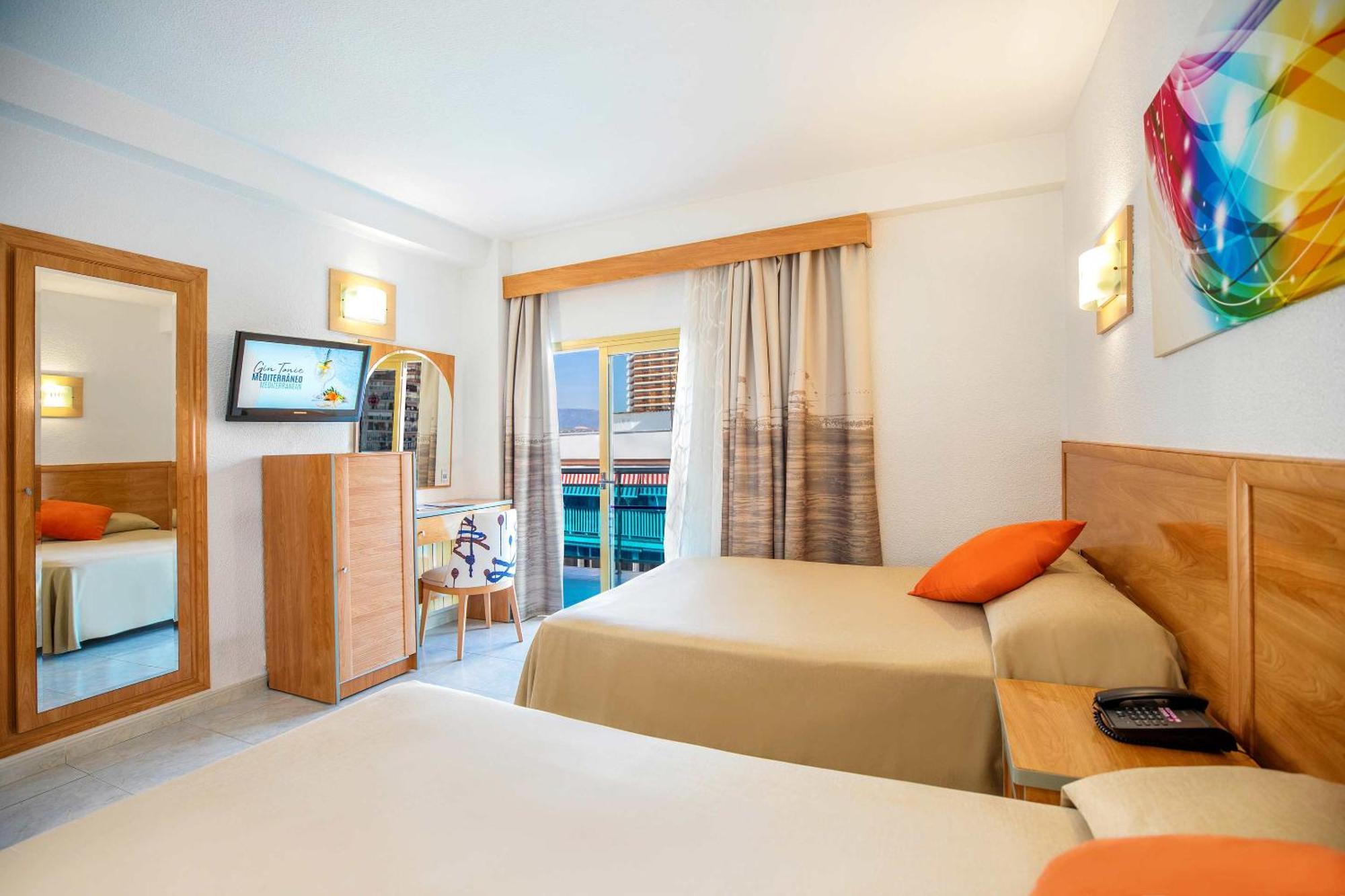 Hotel Servigroup Nereo Бенідорм Номер фото